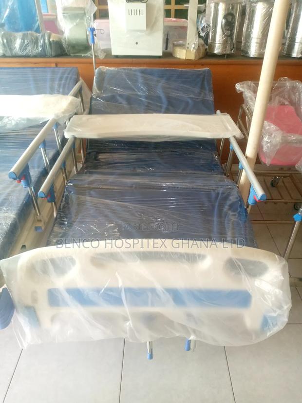 Two Crank Hospital Bed · Photo 2
