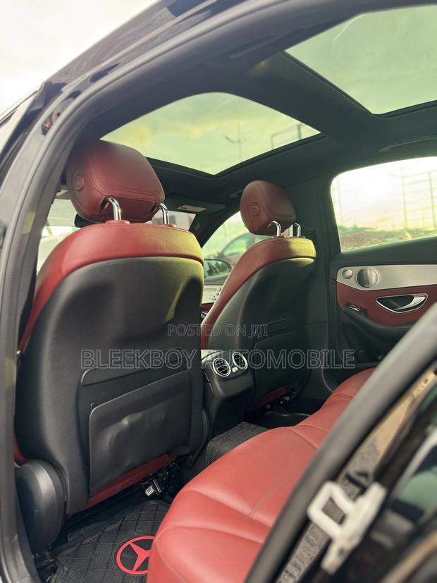 Mercedes-Benz C300 2016 Black photo 7