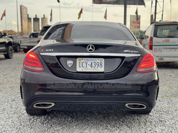 Mercedes-Benz C300 2016 Black photo 5