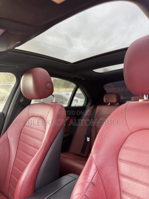 Mercedes-Benz C300 2016 Black photo 9