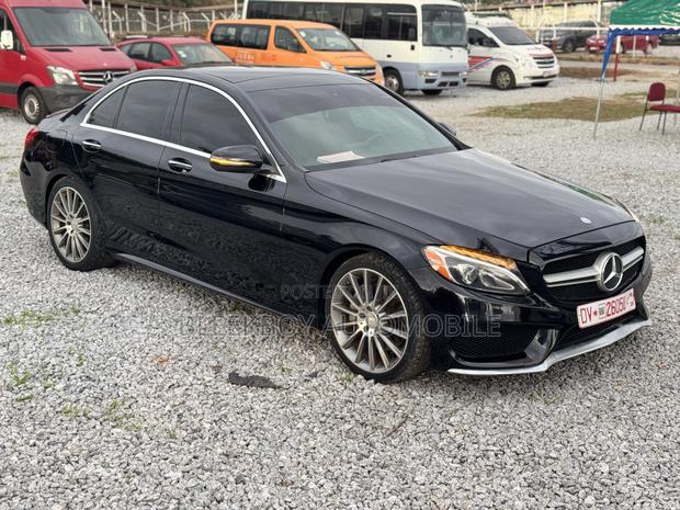 Mercedes-Benz C300 2016 Black photo 3