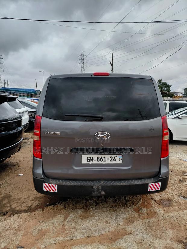 Hyundai H1 2013 Grey