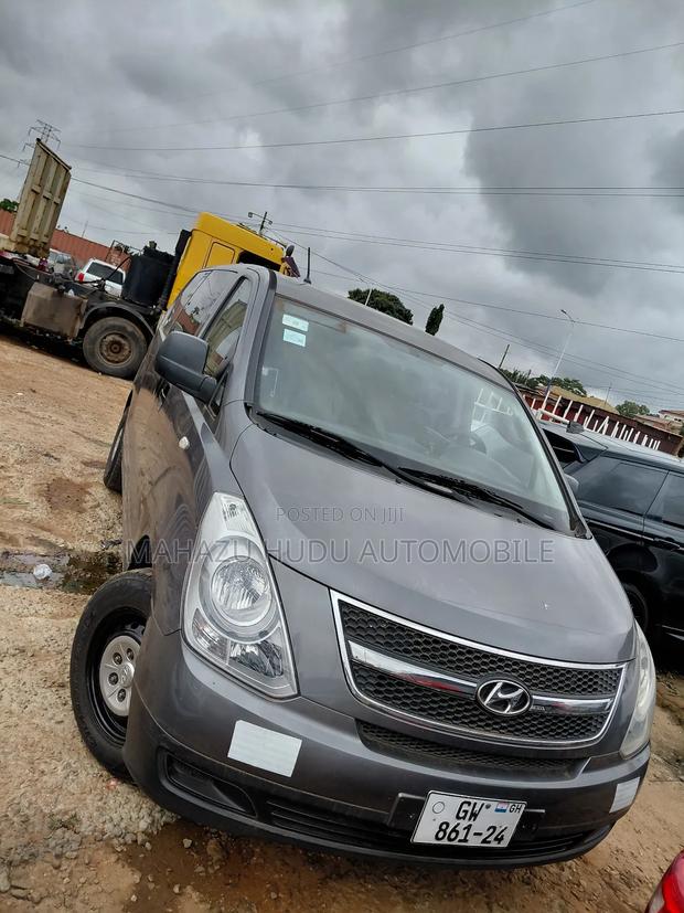Hyundai H1 2013 Grey