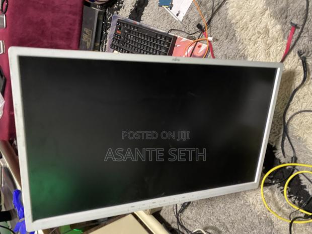High Definition Fujitsu 24inch Wide Gaming Monitor 60hz photo 7