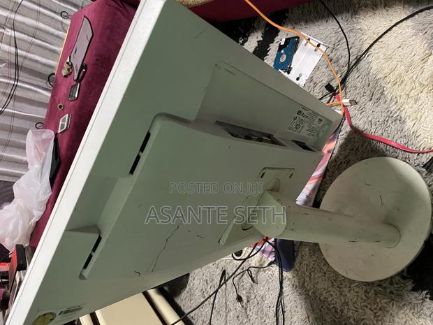 High Definition Fujitsu 24inch Wide Gaming Monitor 60hz photo 5
