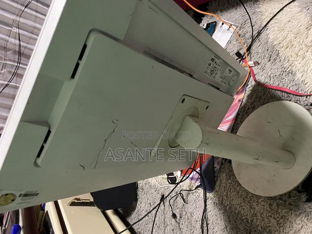 High Definition Fujitsu 24inch Wide Gaming Monitor 60hz photo 6