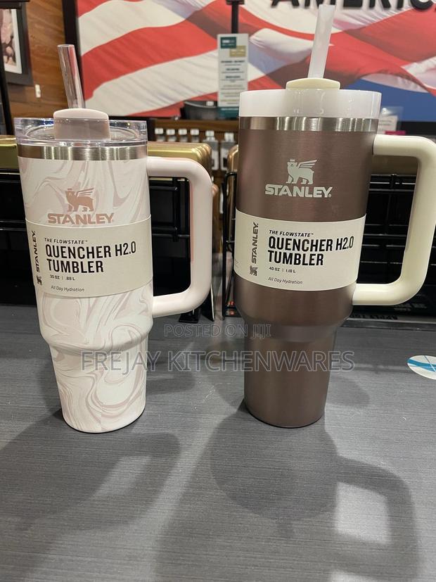 Stanley Cup 40oz Quencher Tumbler Dune Soft Matte Original Box photo 2