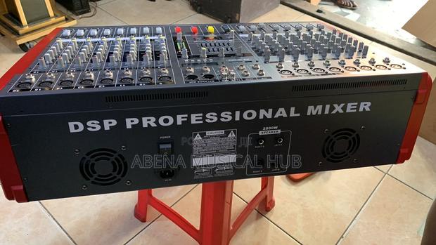 Yamaha Bix 16 Channel Power Mixer · Photo 4