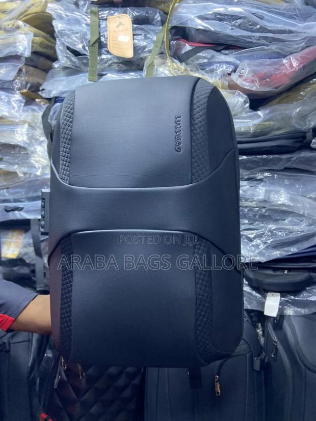 Original Multipurpose Waterproof Usb Backpack · Photo 3