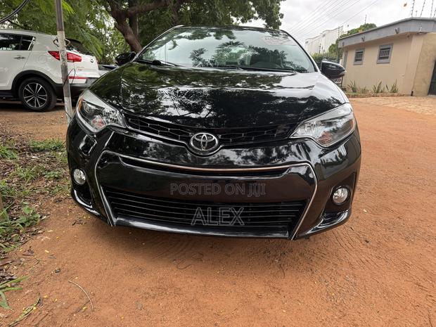 Toyota Corolla S Premium 4dr Sedan (1.8L 4cyl CVT) 2014 Black