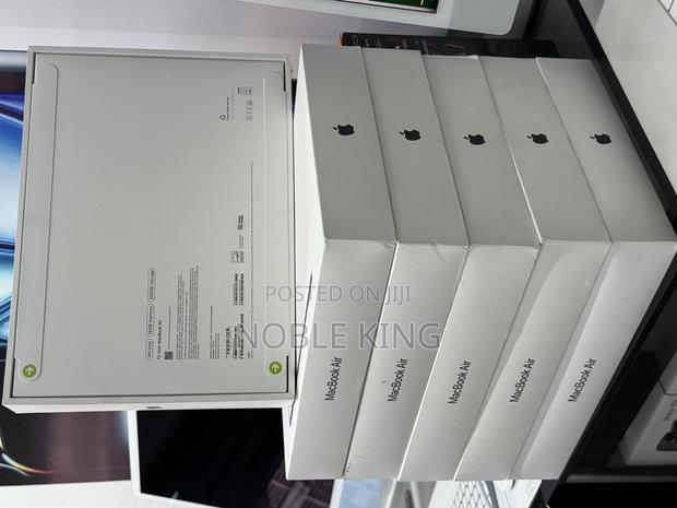 New Laptop Apple MacBook Air 2025 M4 13-Inch 16GB Apple M4 SSD 256GB · Photo 3