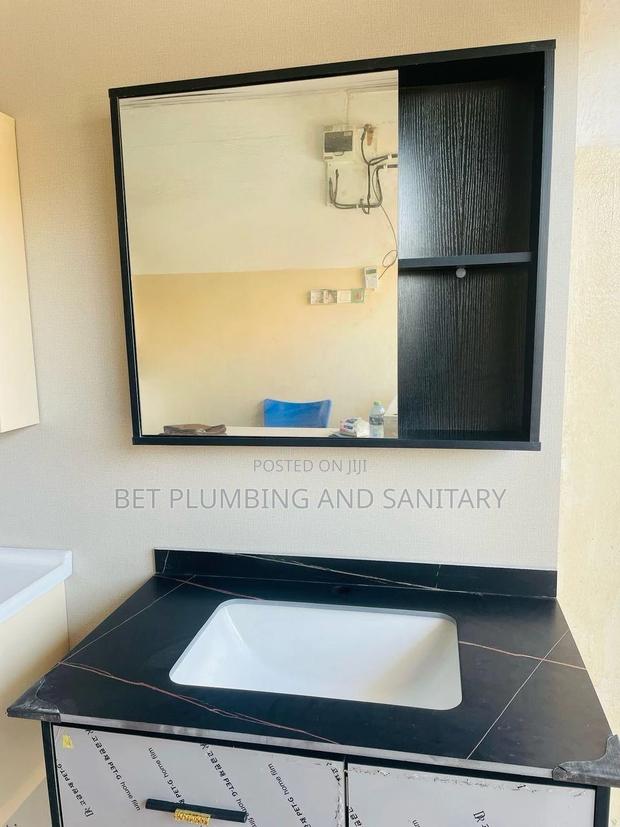 Cabinet Basin With Mirror (Marble) · Photo 2