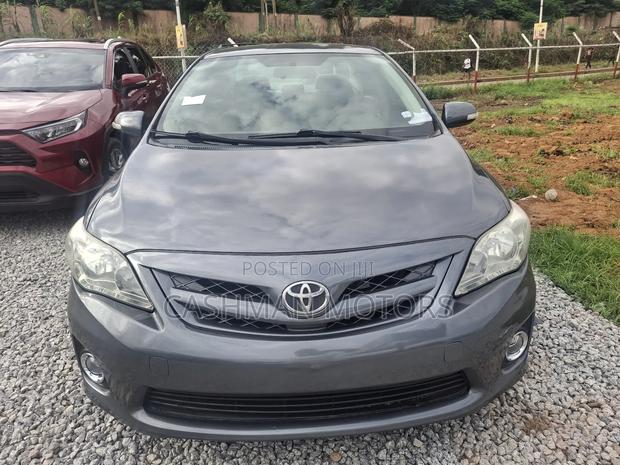 Toyota Corolla L 4dr Sedan (1.8L 4cyl 5M) 2012 Gray