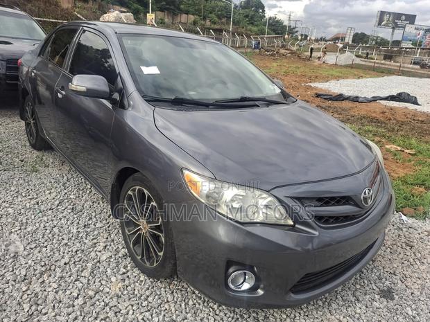Toyota Corolla L 4dr Sedan (1.8L 4cyl 5M) 2012 Gray