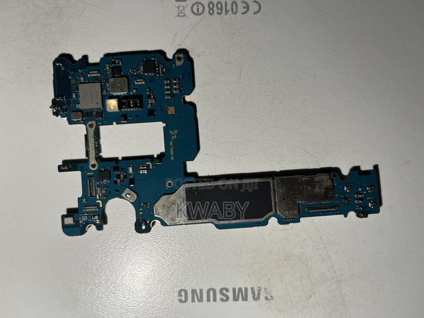 Samsung Galaxy S8 and S9+ Board · Photo 1