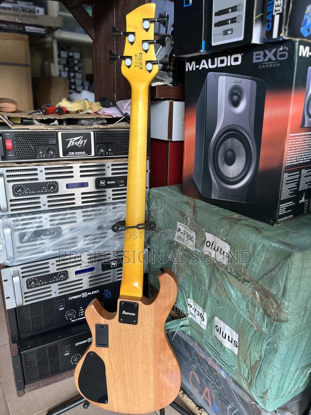 Ibanez Bass Guitar · Photo 4