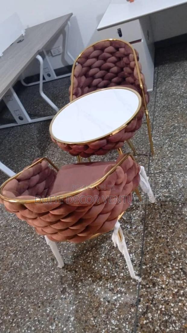 Brown Royal Table and Chairs · Photo 1