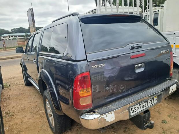 Toyota Hilux 2.5 D-4D 4X4 SRX 2012 Gray