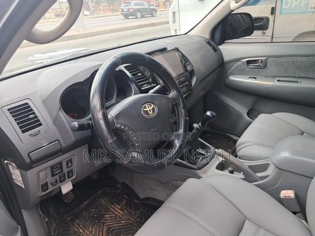 Toyota Hilux 2.5 D-4D 4X4 SRX 2012 Gray