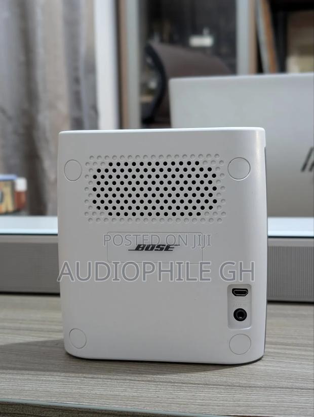 Bose Soundlink Color Portable Bluetooth Speaker photo 3