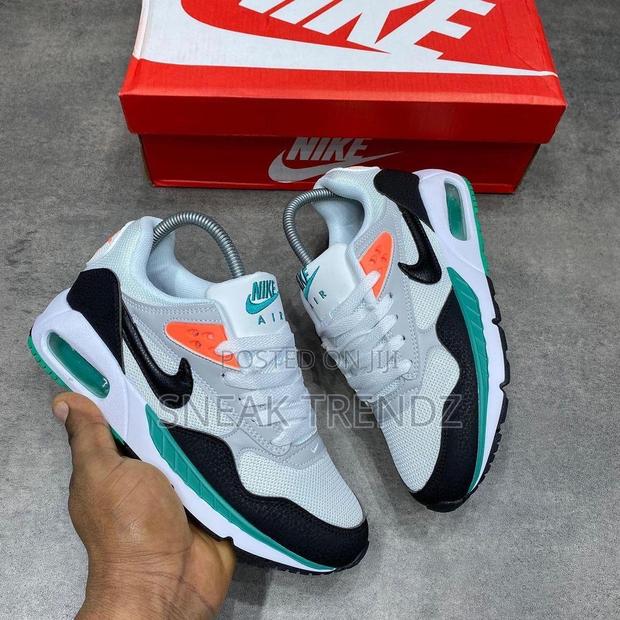 Original Nike Air Black Orange and White · Photo 4