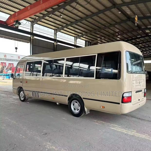 Toyota Coaster 2018 · Photo 4