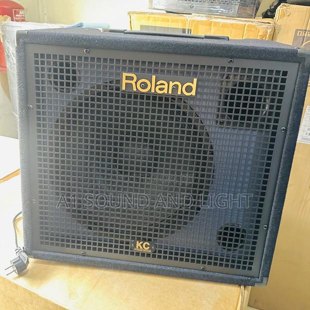 Roland Kc - 550 4 - Channels Mixing Keyboard Amplifier · Photo 4