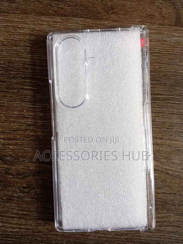 Z Fold 7 Transparent Case With Inbuilt Protector · Photo 4
