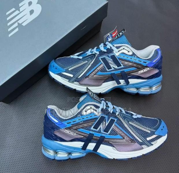 New Balance 1906 Sneaker in Different Colours , Swipe > · Photo 3