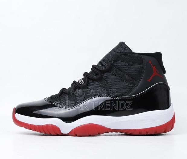 Air Jordan R 11 Black Mirror · Photo 3