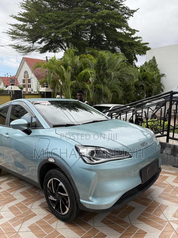 Hozon Neta V 2021 Teal