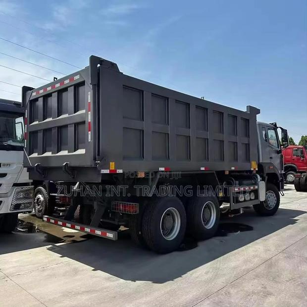 Slightly Used Howo 6.4 Dump Truck · Photo 3