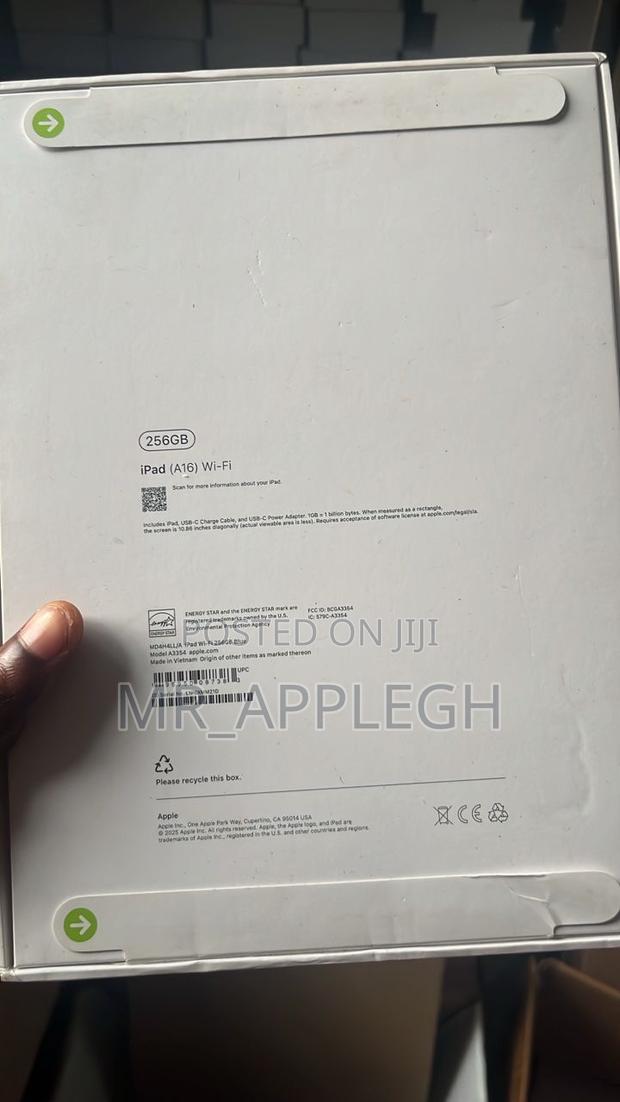 New Apple iPad (2025) 256 GB Silver photo 2