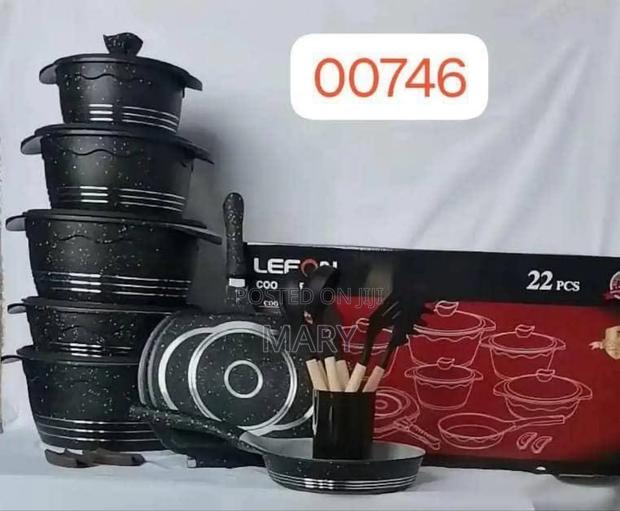 Non Stick Cookware Set · Photo 2