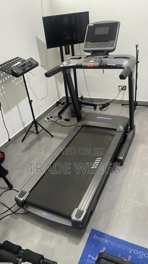 Max Factor Treadmill 3hp Usb - Black/Gray photo 3