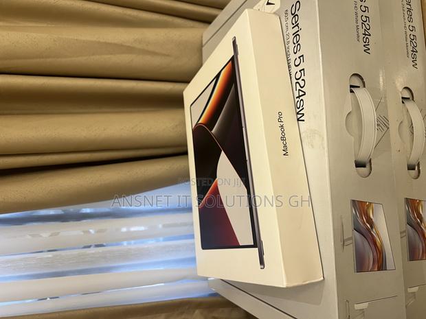 New Laptop Apple MacBook Pro 2021 M1 16GB Apple M1 Pro SSD 512GB photo 2