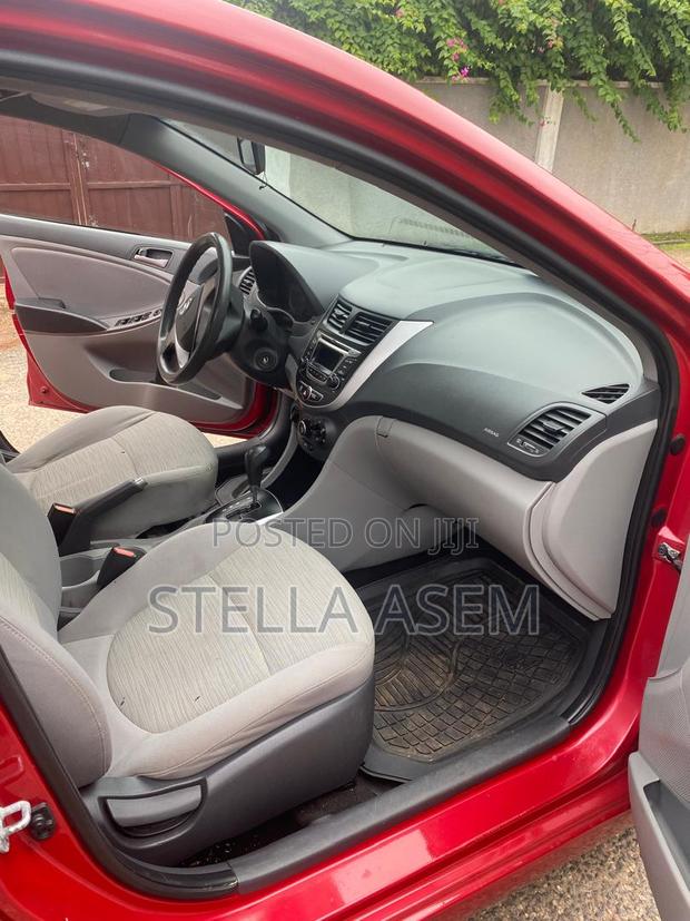 Hyundai Accent 2016 Red · Photo 3