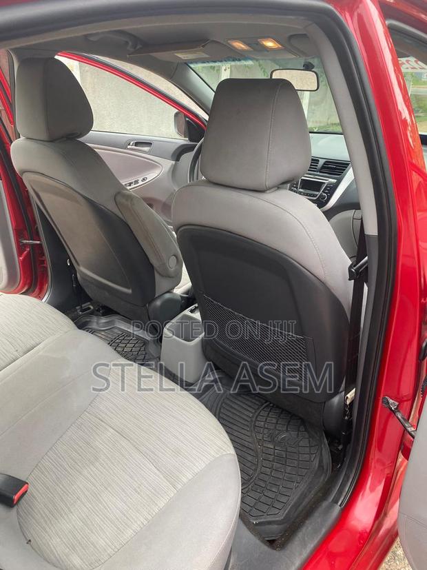Hyundai Accent 2016 Red · Photo 4