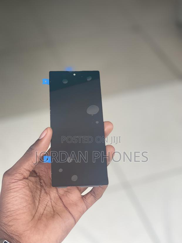 Samsung Galaxy Fold 6 Front Screen · Photo 4