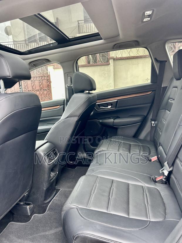 Honda CR-V Touring AWD 2019 Gray photo 7