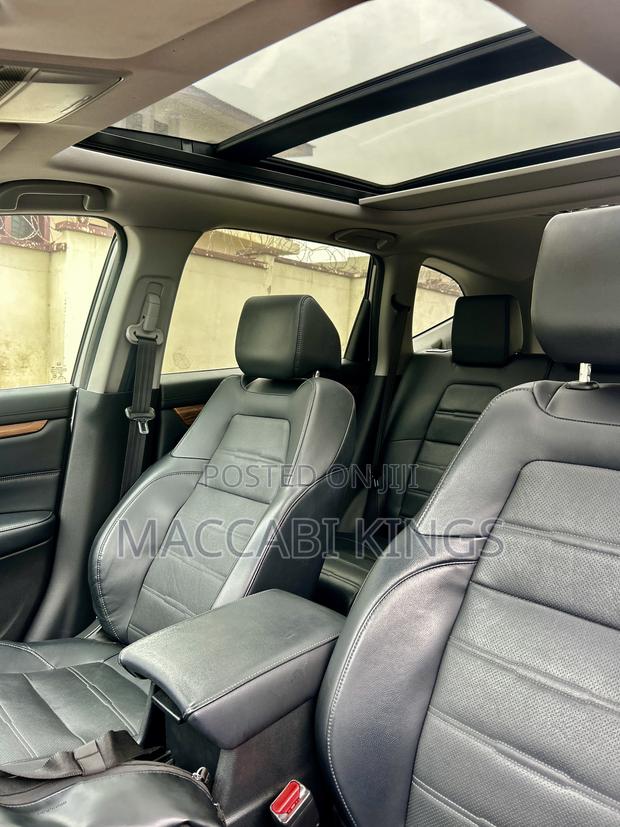 Honda CR-V Touring AWD 2019 Gray photo 5