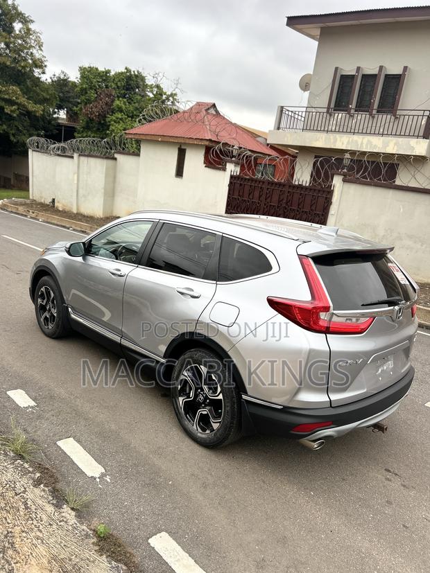 Honda CR-V Touring AWD 2019 Gray photo 3