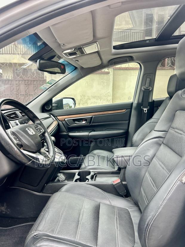 Honda CR-V Touring AWD 2019 Gray photo 6