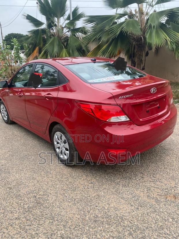 Hyundai Accent 2016 Red · Photo 2