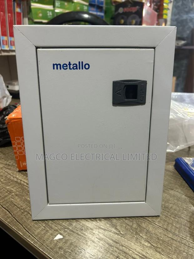 Metallo 8 Way Main Switch photo 2