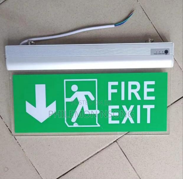 Illuminated Led Emergency Exit Sign · Photo 3