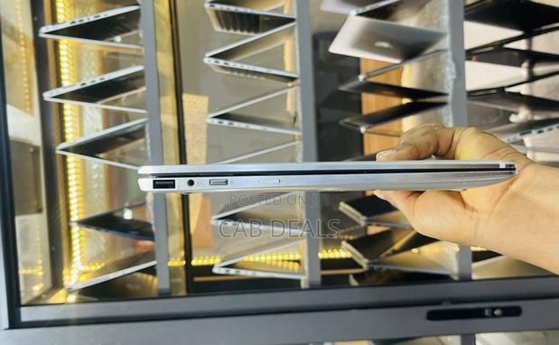 Laptop HP EliteBook 1030 16GB Intel Core I7 SSD 512GB photo 3