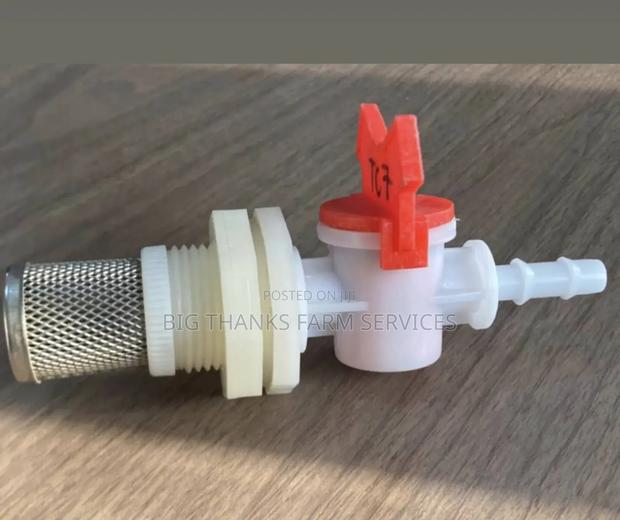 Rabbits Drinker Valve Set With Sieve · Photo 2