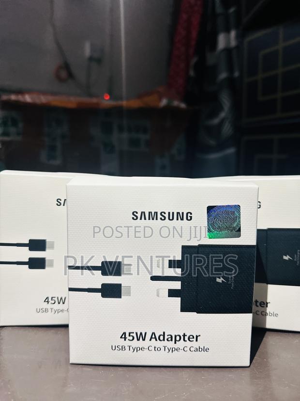 45w Type C to C Adapter · Photo 3