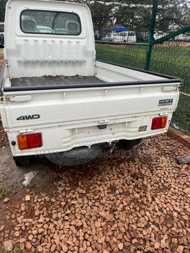 Daihatsu Truck Mini 2010 White · Photo 3
